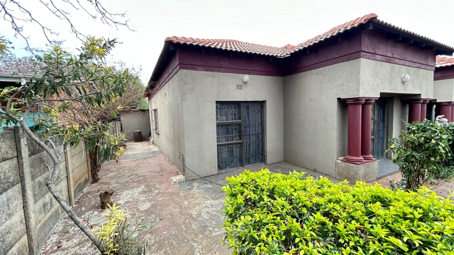 4 Bedroom Property for Sale in Rustenburg North North West